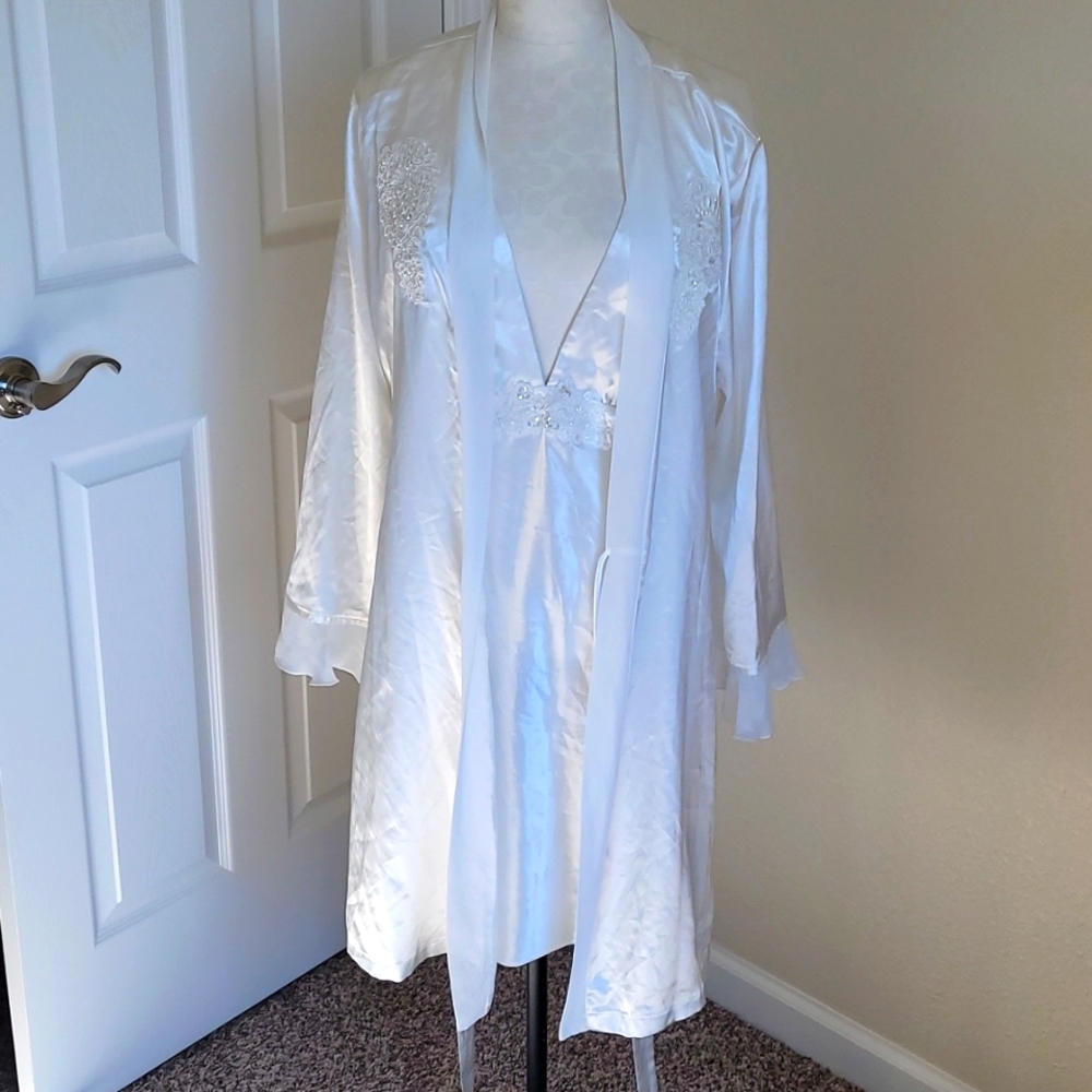 Sexy Stunning Bridal Lingerie Dress & Robe Set!